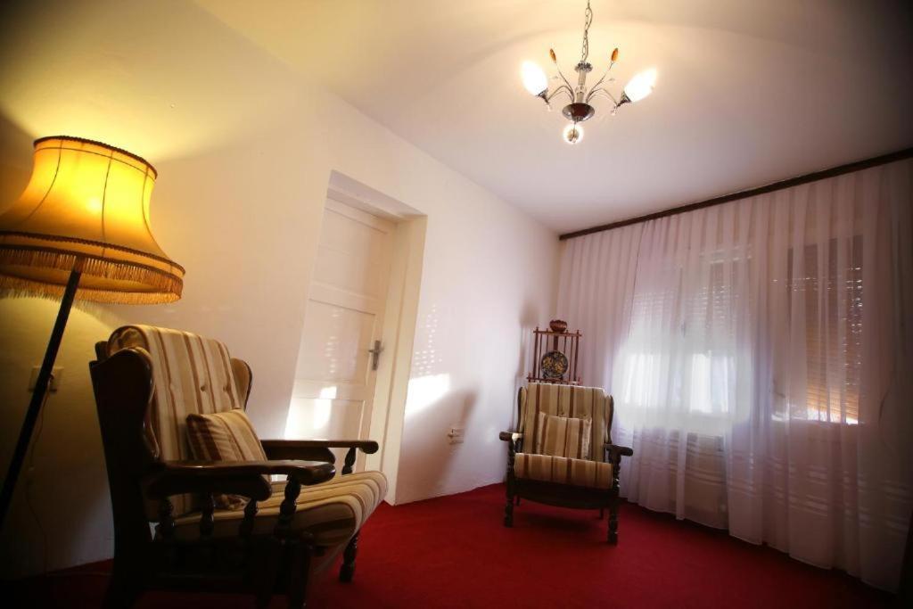 Hostel Bushati بريزرن المظهر الخارجي الصورة