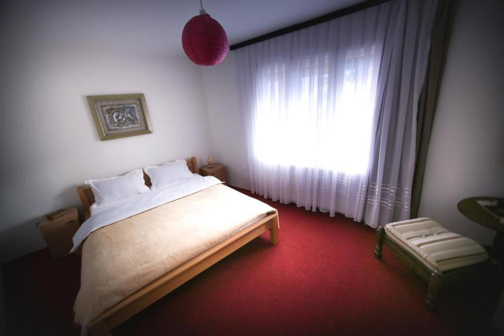 Hostel Bushati بريزرن المظهر الخارجي الصورة