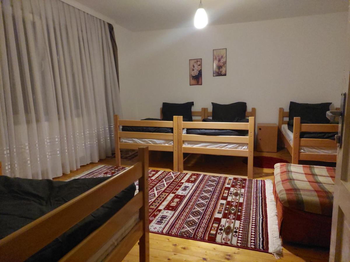 Hostel Bushati بريزرن المظهر الخارجي الصورة