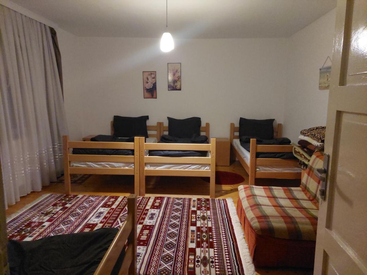 Hostel Bushati بريزرن المظهر الخارجي الصورة